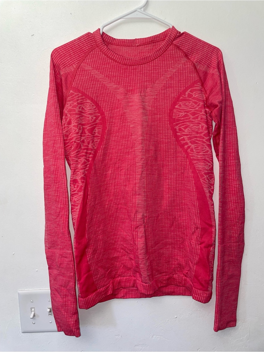 Lululemon Women’s Size 10 Pink Red Seamless Long Sleeve Athletic Running Top